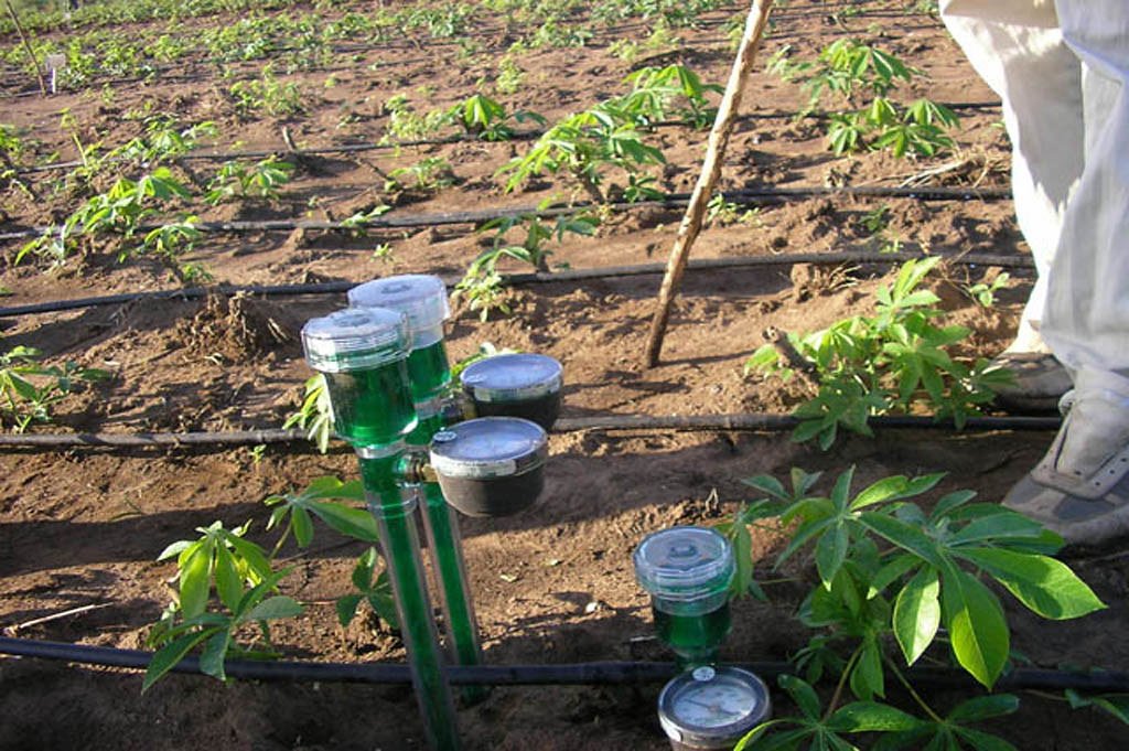 Evaluating moisture content with soil moisture meters