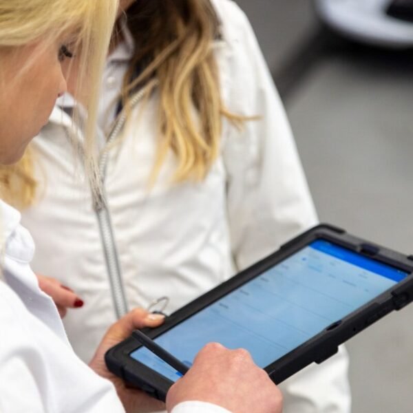 What Does an OBD2 Scanner Do? - car diagnostic scanner OBD port
